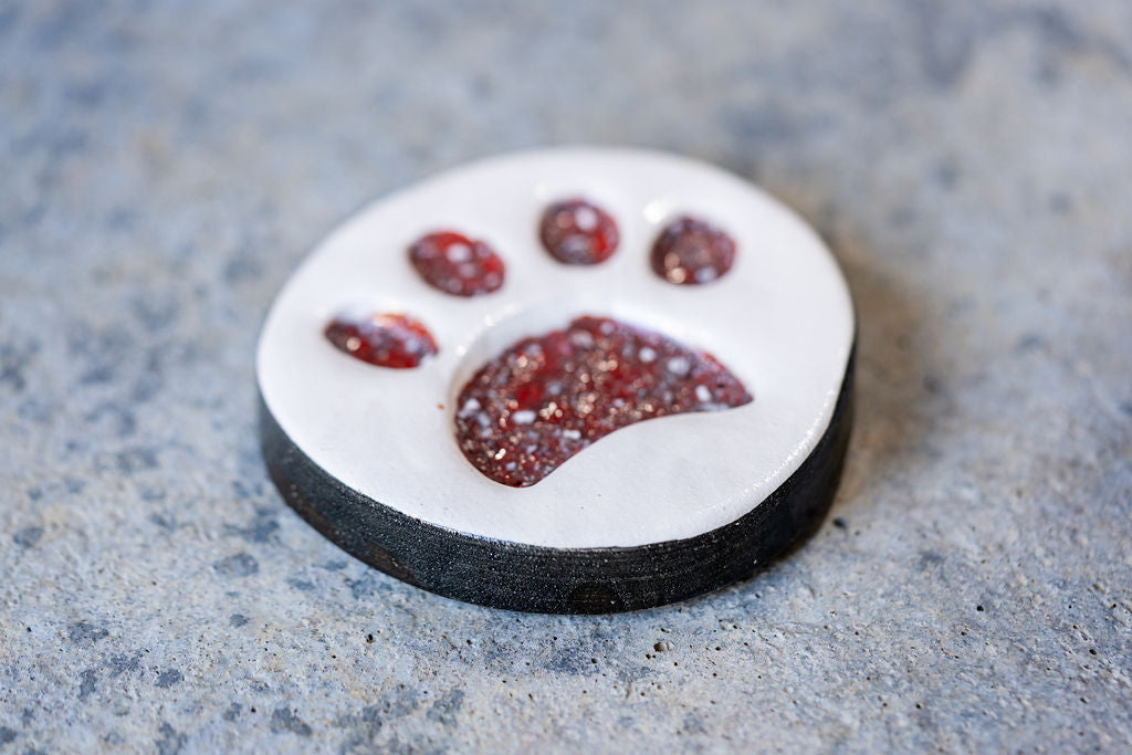 Circular Pet Memorial Tile with Paw Print - Minimalist Ceramic Tribute