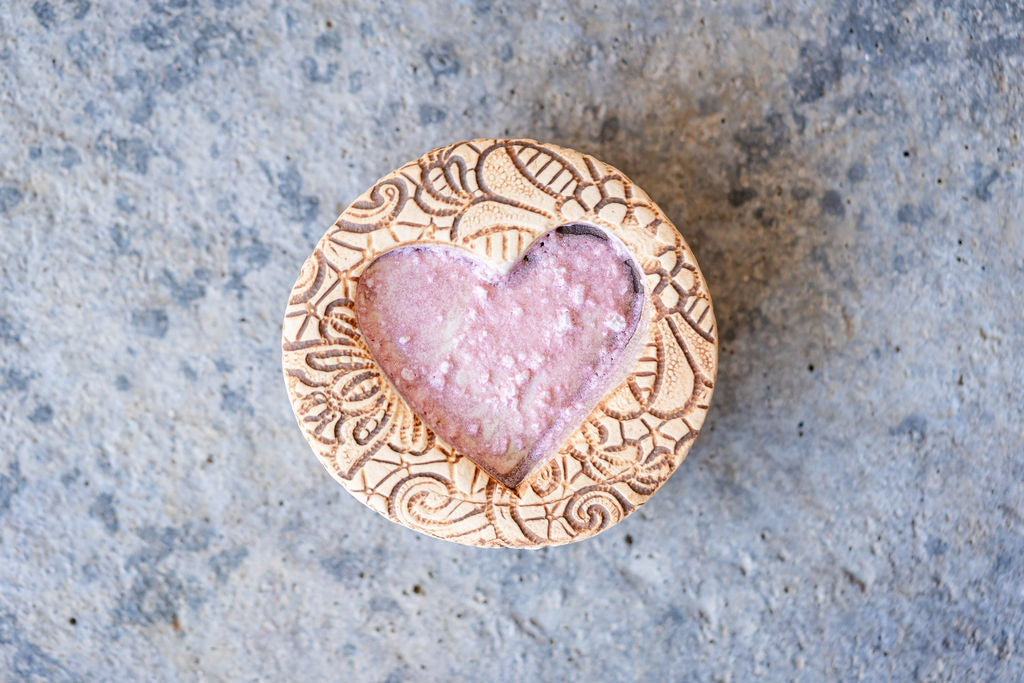 Lace Detail Pet Memorial Pebble - Natural Ceramic Tribute with Colored Texture