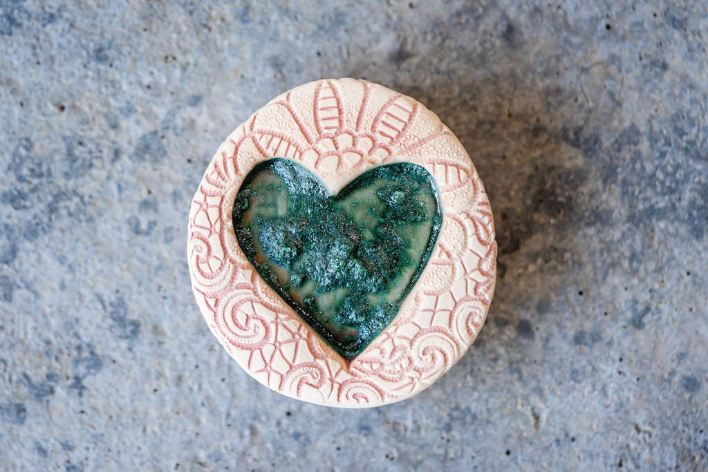 Lace Detail Pet Memorial Pebble - Natural Ceramic Tribute with Colored Texture