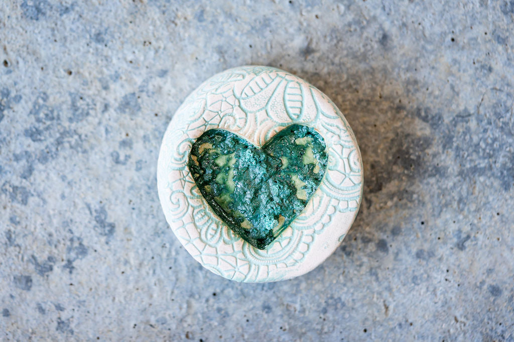 Lace Detail Pet Memorial Pebble - Natural Ceramic Tribute with Colored Texture