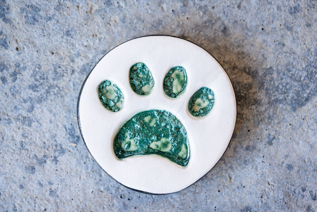 Circular Pet Memorial Tile with Paw Print - Minimalist Ceramic Tribute
