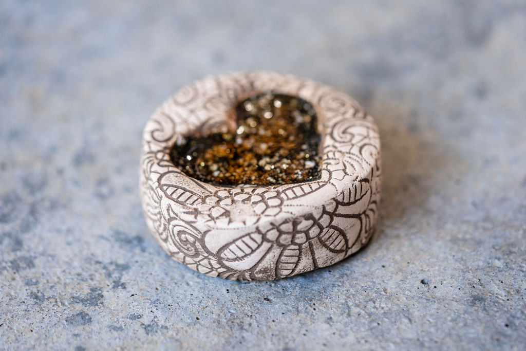 Lace Detail Pet Memorial Pebble - Natural Ceramic Tribute with Colored Texture