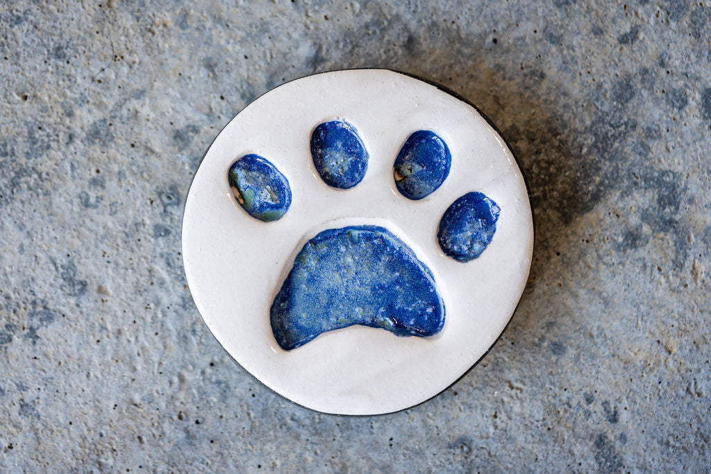 Circular Pet Memorial Tile with Paw Print - Minimalist Ceramic Tribute