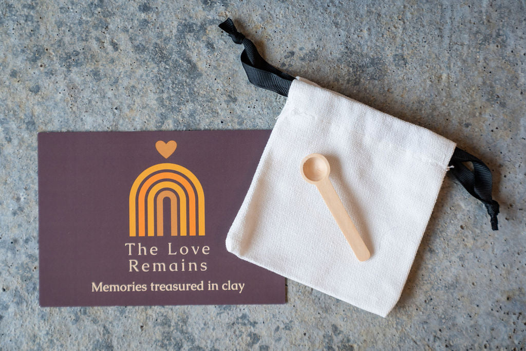 Circular Pet Memorial Tile with Paw Print - Minimalist Ceramic Tribute