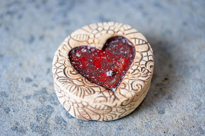 Lace Detail Pet Memorial Pebble - Natural Ceramic Tribute with Colored Texture