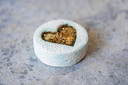Lace Detail Pet Memorial Pebble - Natural Ceramic Tribute with Colored Texture