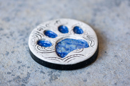Lace-Patterned Circular Pet Memorial Tile - Textured Ceramic Tribute with Paw Print