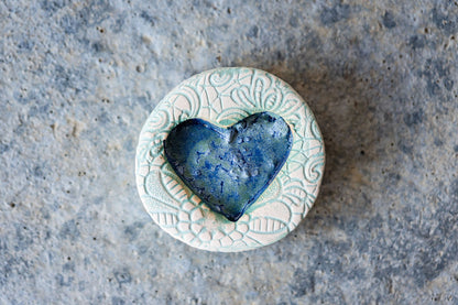 Lace Detail Pet Memorial Pebble - Natural Ceramic Tribute with Colored Texture